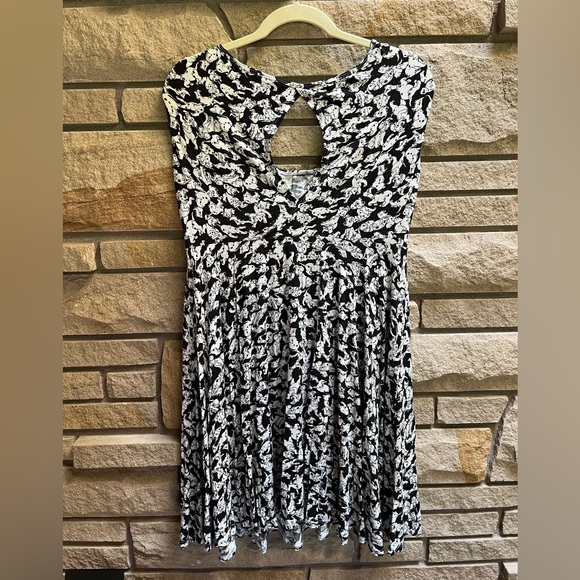 Hot Topic Disney 101 Dalmatians Dog Print Dress Black White Disneyland resort - Picture 4 of 9